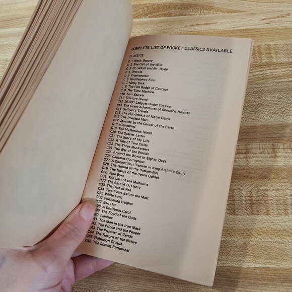 Robinson Crusoe Daniel Defoe 1984 B&W Pocket Classics Comic Paperback Vintage - Picture 8 of 8